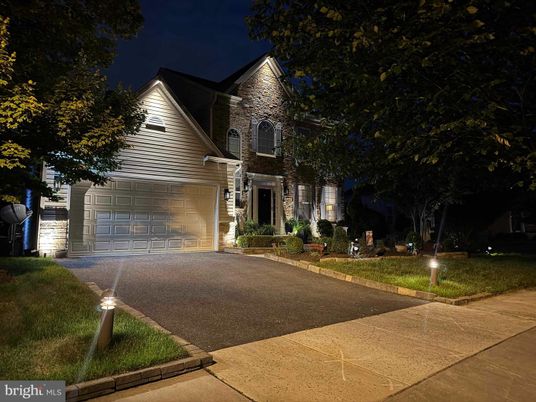 Attached, Exterior, Facade, Brick Traditional