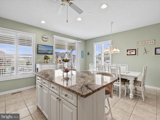 Dining room, Interior, Kitchen, Pendant Lights, Recessed Lighting