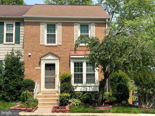 Exterior, Facade, Brick Facade, Georgian