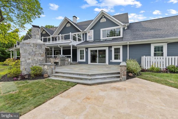 Exterior, Facade, Farmhouse