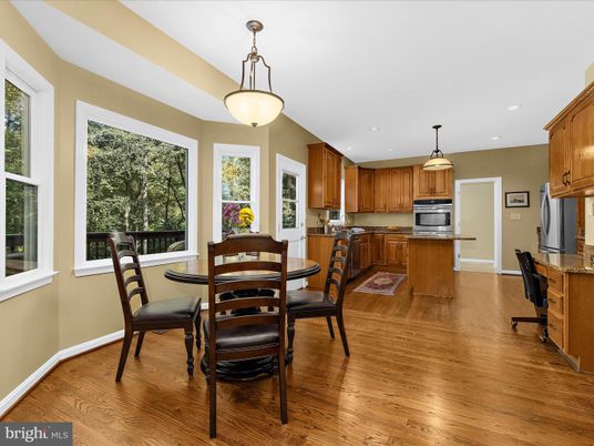 Dining room, Interior, Kitchen, Pendant Lights, Recessed Lighting, Wood Texture Flooring