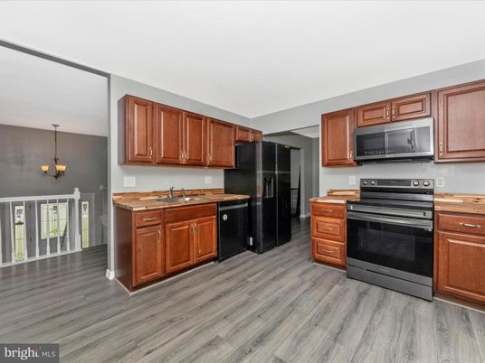 Chandelier, Interior, Kitchen, Wood Texture Flooring