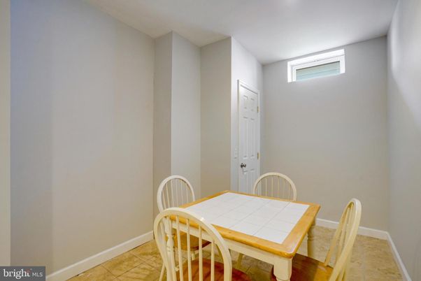 Dining room, Interior, Recessed Lighting