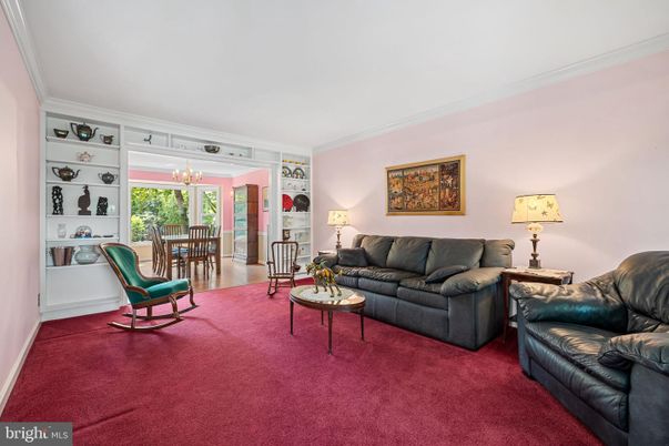 Chandelier, Dining room, Interior, Living room