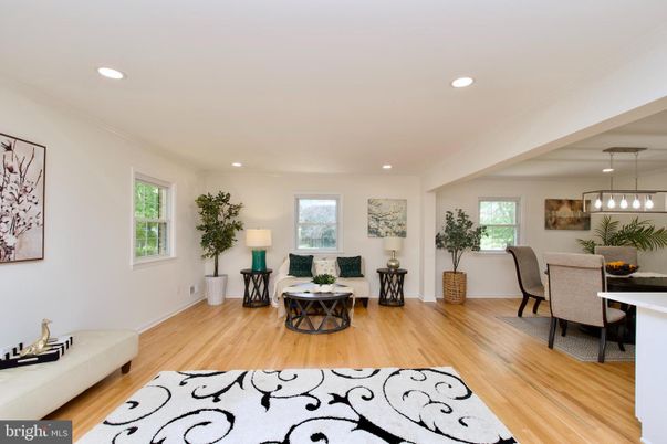 Dining room, Interior, Living room, Pendant Lights, Recessed Lighting, Wood Texture Flooring