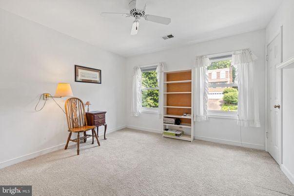 Home Office, Interior