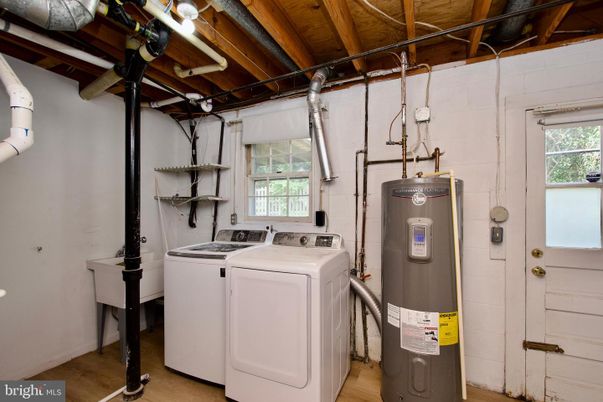 Interior, Washer, Wooden Beams, Wooden Ceilings
