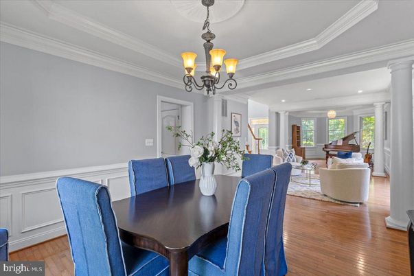 Chandelier, Dining room, Interior, Living room, Piano, Recessed Lighting, Wood Texture Flooring