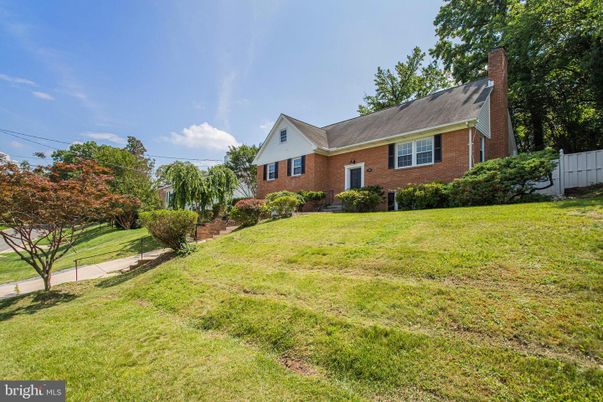 Backyard, Exterior, Facade, Brick Facade, Cape Cod