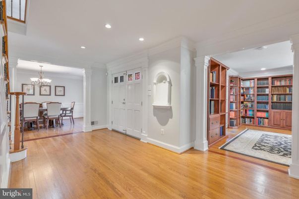 Chandelier, Dining room, Interior, Recessed Lighting, Wood Texture Flooring