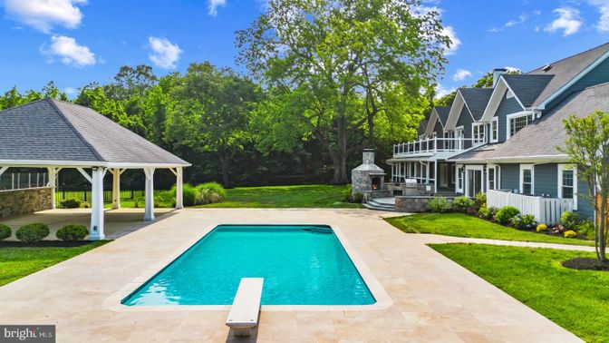 Backyard, Exterior, Pool