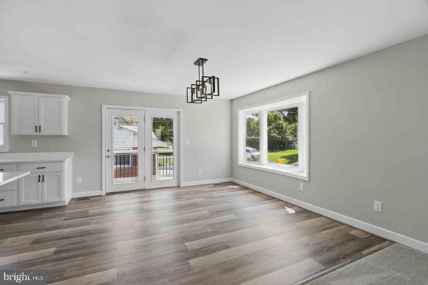 Empty room, Interior, Pendant Lights, Wood Texture Flooring