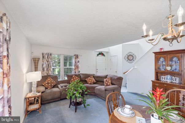 Chandelier, Dining room, Interior, Living room