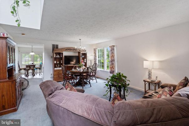 Chandelier, Dining room, Interior, Living room