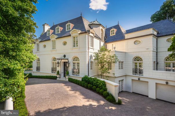 Attached, Exterior, Facade, French Provincial