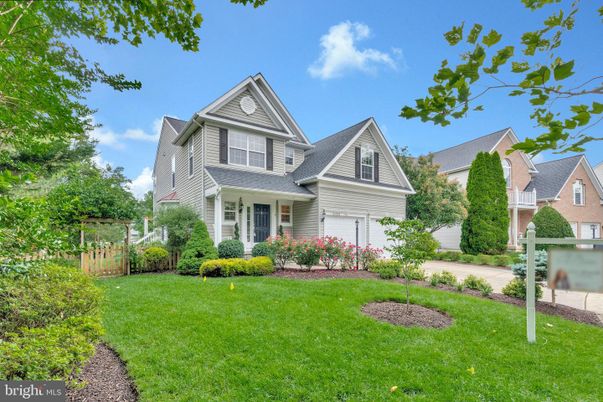 Attached, Exterior, Facade, Farmhouse