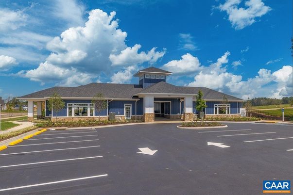 Exterior, Facade, Ranch