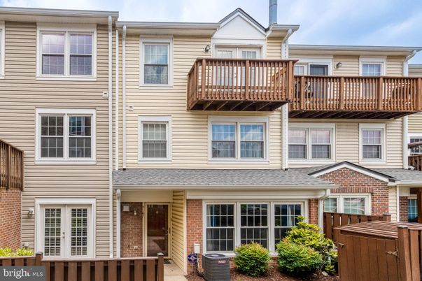 Exterior, Facade, Brick Facade, Rowhouse