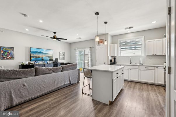 Interior, Kitchen, Living room, Pendant Lights, Recessed Lighting, Wood Texture Flooring