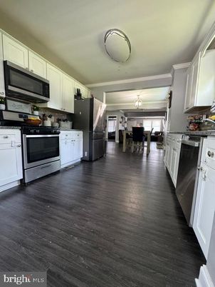 Chandelier, Dining room, Interior, Kitchen, Wood Texture Flooring
