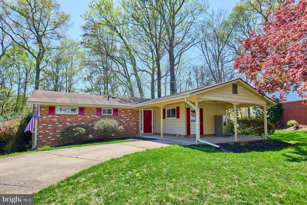 Backyard, Exterior, Facade, Brick Facade, Ranch