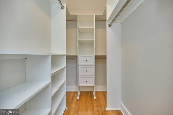 Interior, Walk-in Closets, Wood Texture Flooring