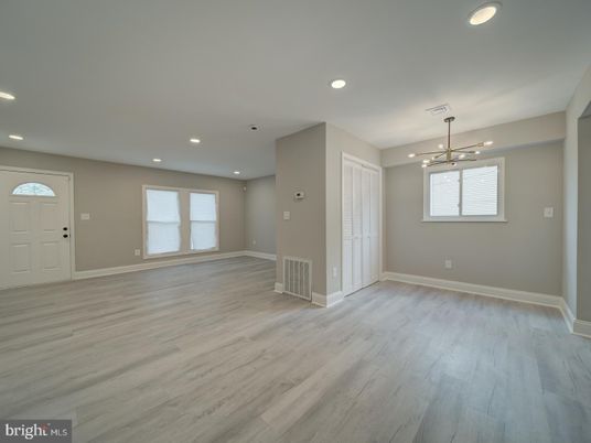 Empty room, Interior, Pendant Lights, Recessed Lighting, Wood Texture Flooring