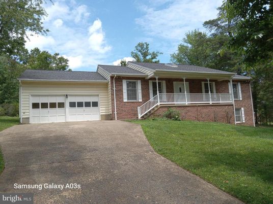 Attached, Exterior, Facade, Brick Facade, Ranch