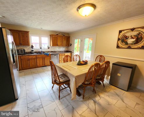 Dining room, Interior, Kitchen, Marble, Stainless Steel Appliances