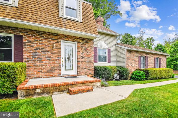 Exterior, Facade, Brick Facade, Cape Cod