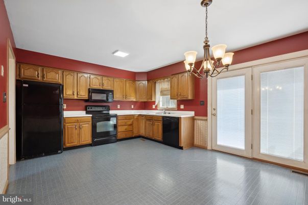 Chandelier, Interior, Kitchen
