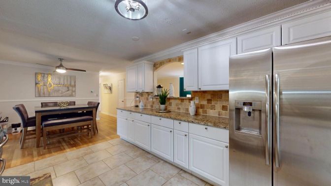 Dining room, Interior, Kitchen, Stainless Steel Appliances, Wood Texture Flooring