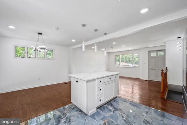 Interior, Pendant Lights, Recessed Lighting, Wood Texture Flooring