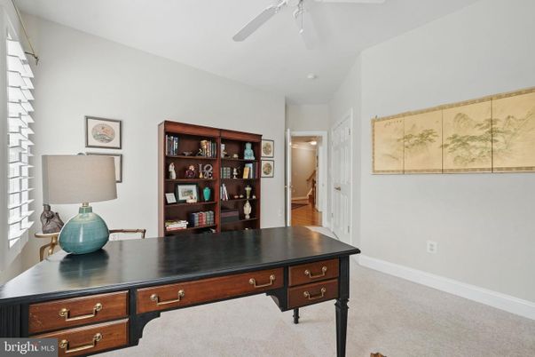Home Office, Interior