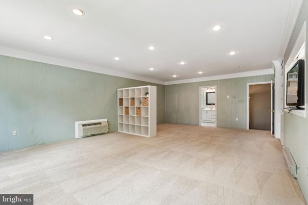 Empty room, Interior, Recessed Lighting