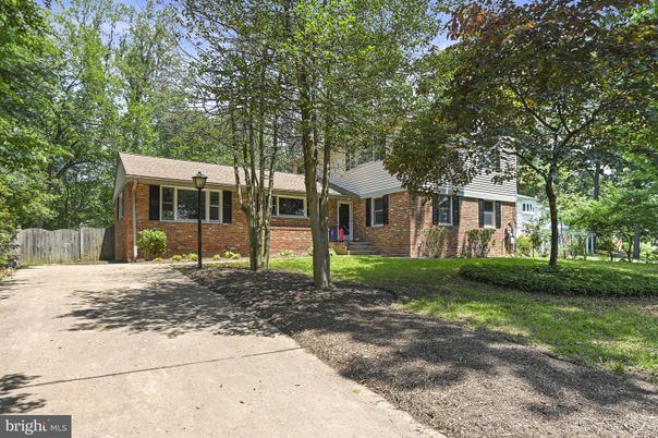Exterior, Facade, Brick Facade, Cape Cod