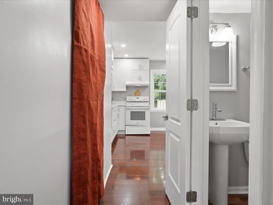 Bathroom, Interior, Kitchen, Recessed Lighting, Wood Texture Flooring