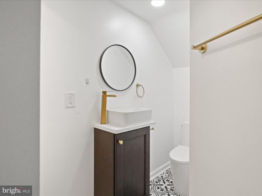 Bathroom, Interior, Recessed Lighting