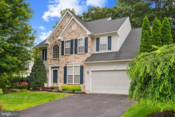 Attached, Exterior, Facade, Brick Traditional