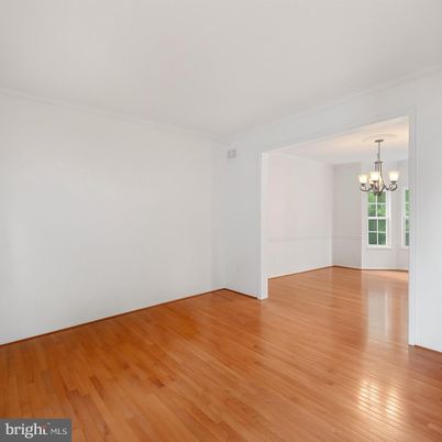 Chandelier, Empty room, Interior, Wood Texture Flooring