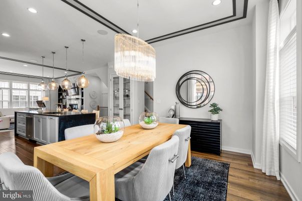 Chandelier, Dining room, Interior, Kitchen, Pendant Lights, Recessed Lighting, Wood Texture Flooring