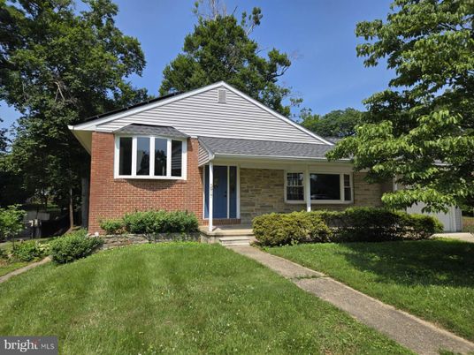 Exterior, Facade, Brick Facade, Split Level
