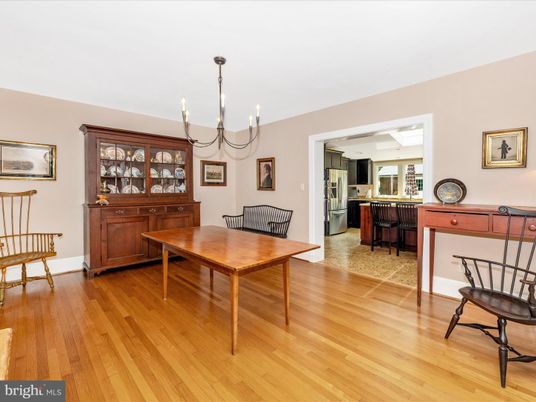Chandelier, Dining room, Interior, Kitchen, Stainless Steel Appliances, Wood Texture Flooring