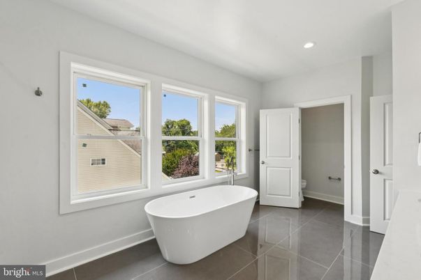 Bathroom, Free Standing Baths, Interior, Recessed Lighting