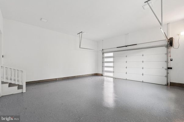 Garage, Interior