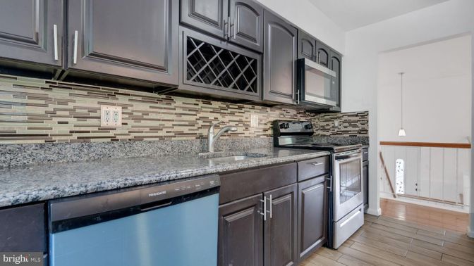 Interior, Kitchen, Pendant Lights, Wood Texture Flooring