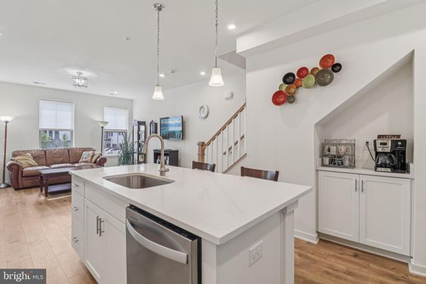 Interior, Kitchen, Living room, Pendant Lights, Recessed Lighting, Wood Texture Flooring