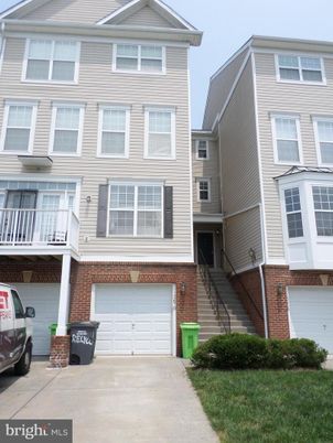 Attached, Exterior, Facade, Brick Facade, Rowhouse