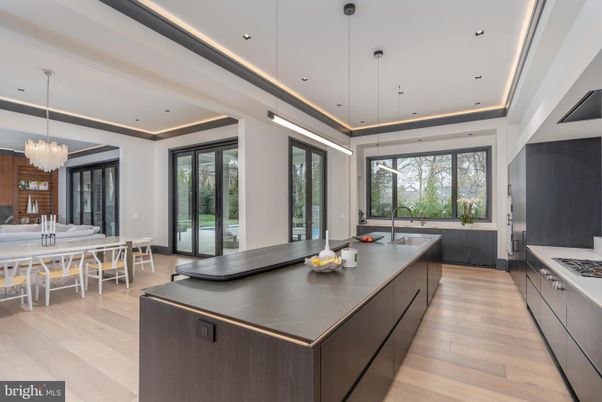 Chandelier, Dining room, Interior, Kitchen, Pendant Lights, Recessed Lighting, Wood Texture Flooring