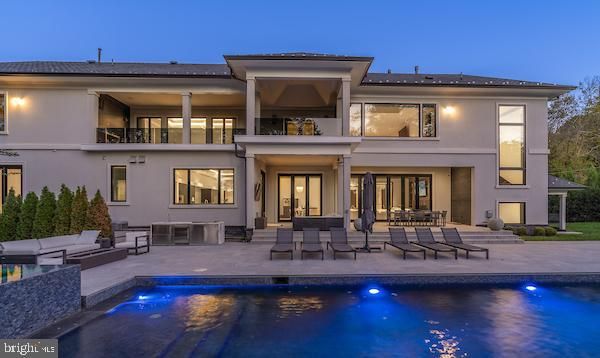 Exterior, Pool